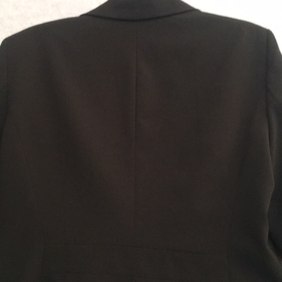 Jones & Co Stretch 2 Button Fully Lined Jacket w/Classic Lapels & Slight Peplum - Picture 10 of 16